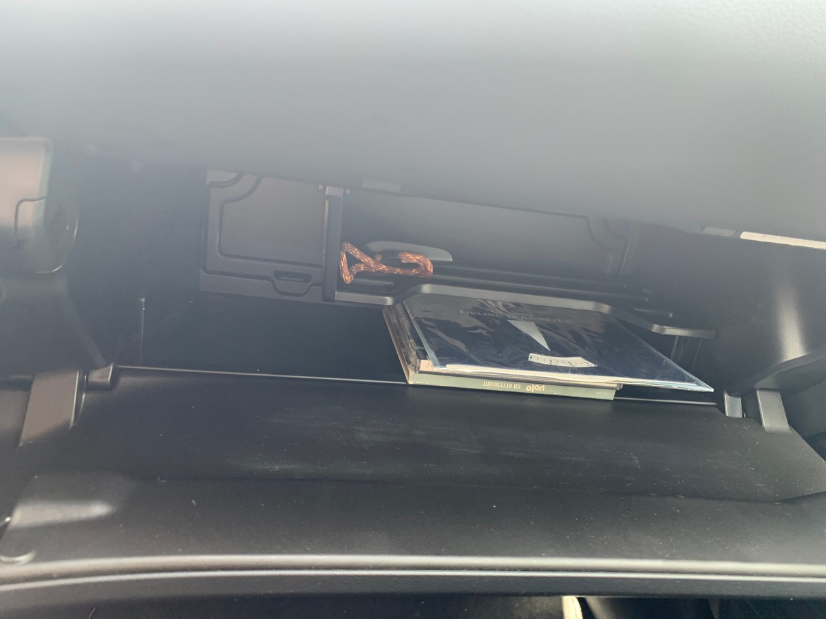Lexus UX 250 | 184 ch | Pack Confort | Apple car Play | Caméra recul | Régulateur vitesse adaptatif