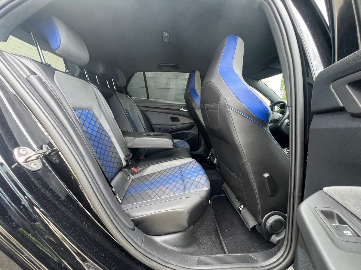 Volkswagen Golf VIII R 2.0 TSI 320 4Motion DSG7