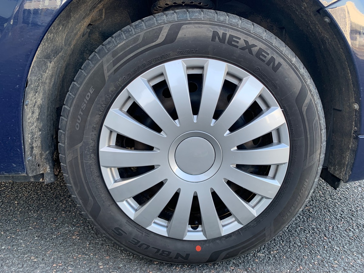 Dacia Sandero 75 ch | Régulateur limiteur de vitesse | Roue de secours galette + cric |  Bluetooth