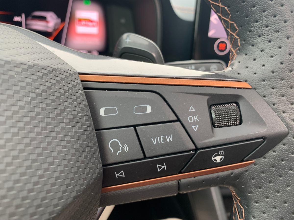 Cupra FORMENTOR E-HYBRID 204 | Business Edition | Cuir | Apple Car Play | Toit ouvrant panoramique