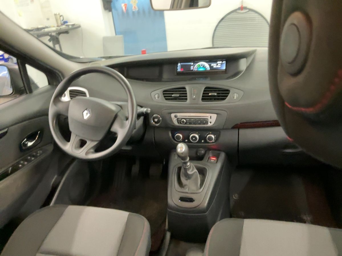 RENAULT Scenic III 1.6i 16v 110 Expression