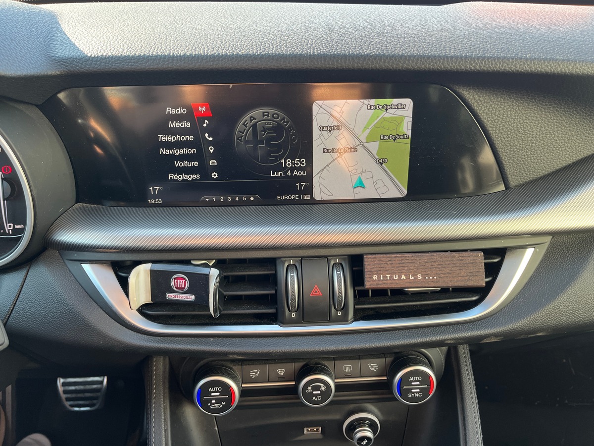 Alfa Romeo Stelvio 2.2 210CH Q4 SPORT EDITION, AT8, HAYON ELEC, CAMERA, MAINTIEN DANS LA VOIE