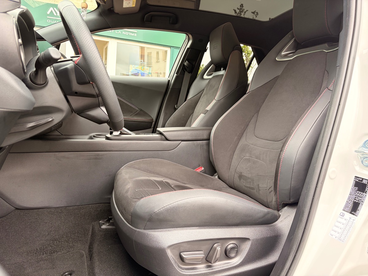 Toyota C HR II 2.0 VVT-i 16V 223 PHEV CVT 153 cv Boîte auto