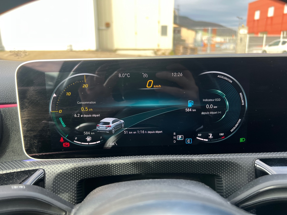 Mercedes-Benz Classe A 200d AMG LINE 150cv, SUIVI COMPLET, TOIT OUVRANT, CARPLAY, LED, MULTIBEAM