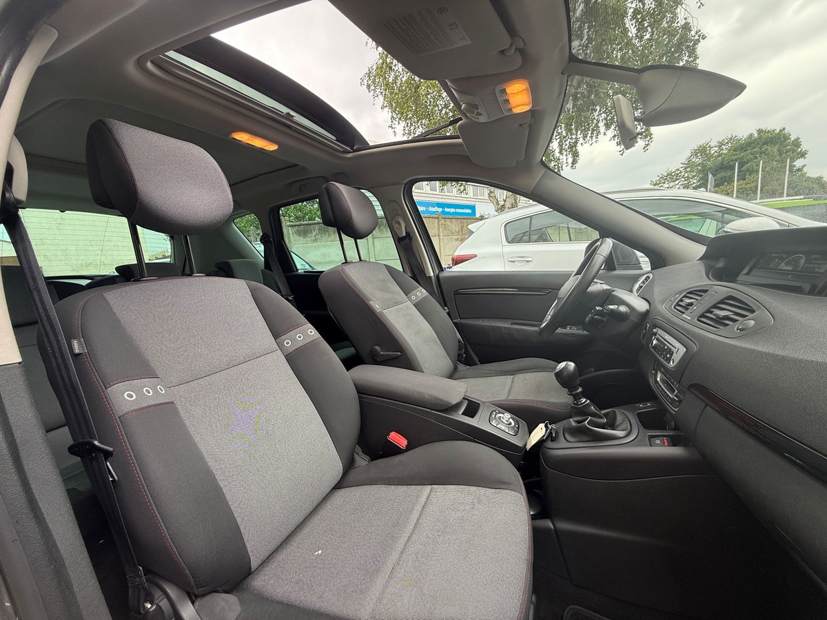 RENAULT Scenic 1.6 DCI 130 CV 1er main dynamique 4X