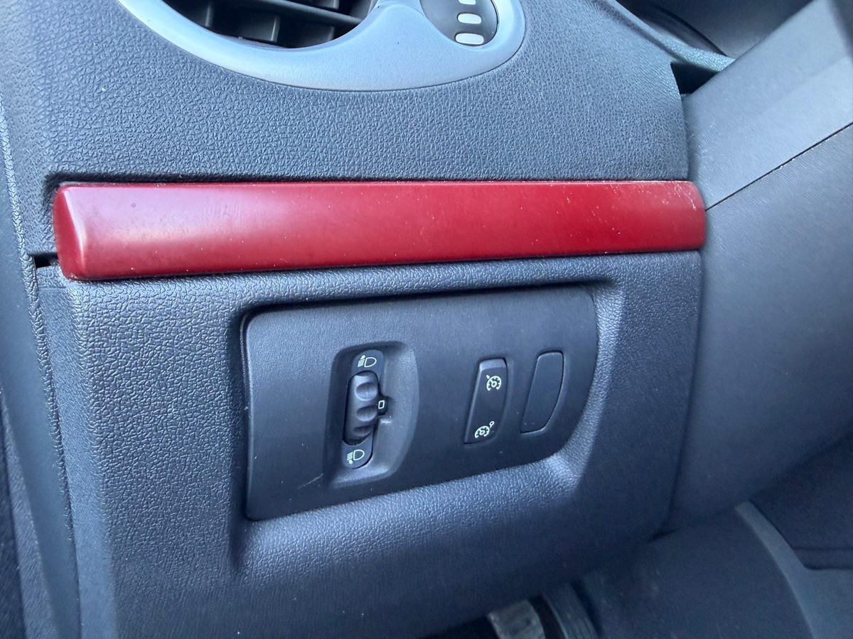 RENAULT Clio III 1.5 DCI 70 RIP CURL 5 Portes- Distribution neuve- Garantie