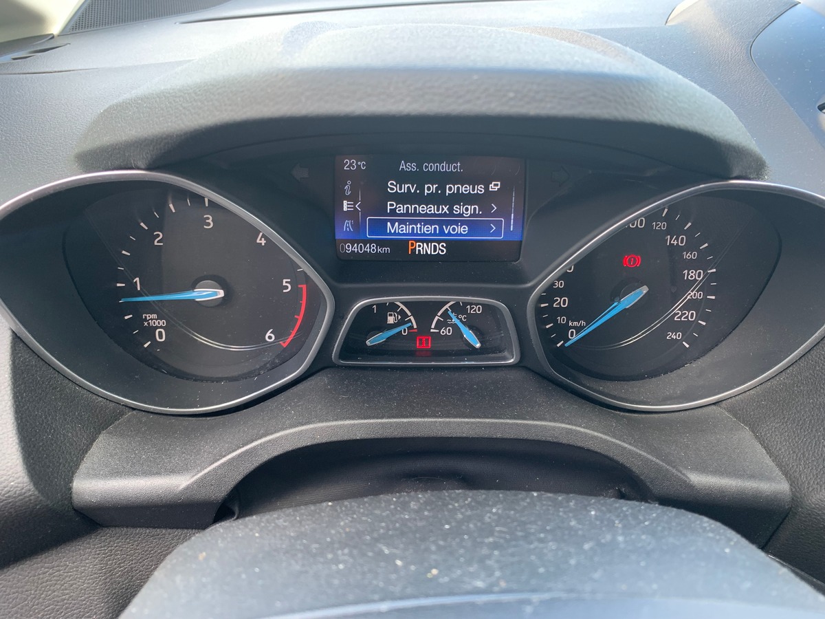 Ford C-max 170 chevaux | Titanium | Radar avant et arrière | Sièges chauffants | Apple car play