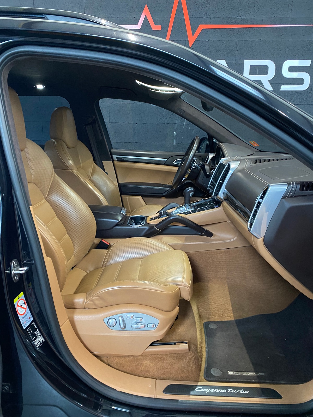 Porsche Cayenne TURBO 520 (958)