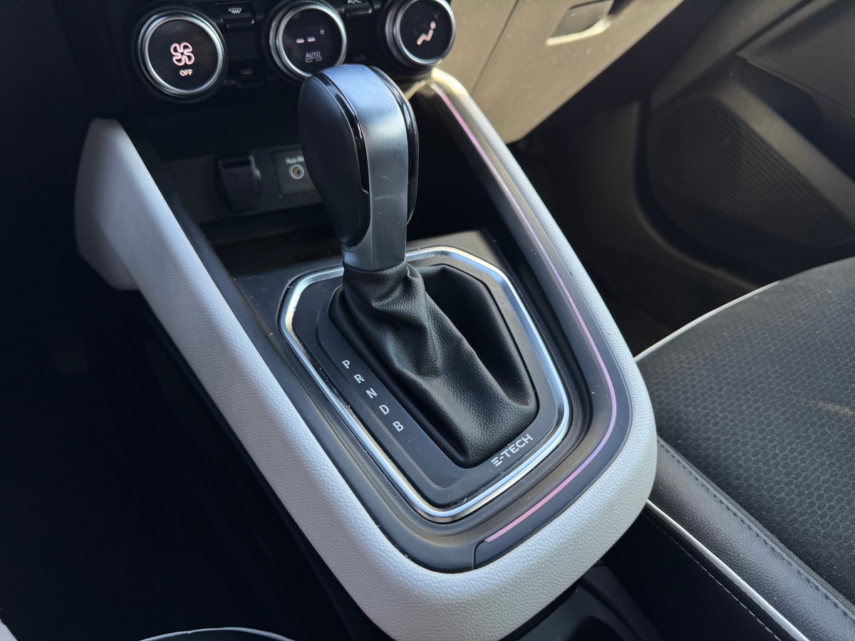 RENAULT Clio V 5 Intens E-TECH 1.6 i 140 Hybrid - Grand écran