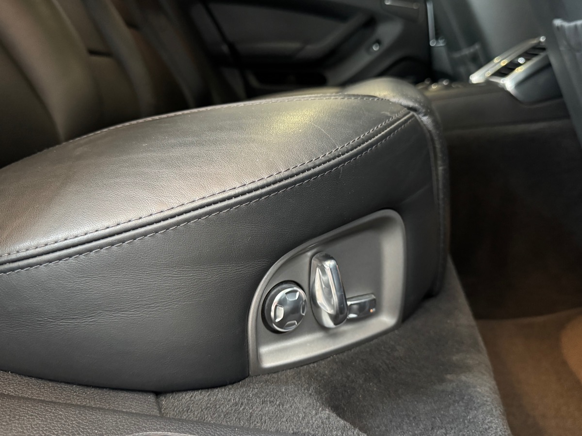 Porsche Panamera 4S V8 400CV PDK FR TO/CHRONO/PDLS/ATTELAGE ENTRETIENS COMPLET CONSTRUCTEUR