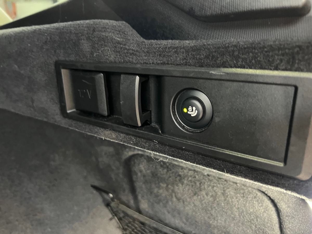 Bmw Série 3 (G21) TOURING 330D XDRIVE 265 BVA8 M SPORT PORTIMAO BLAU + ATTELAGE