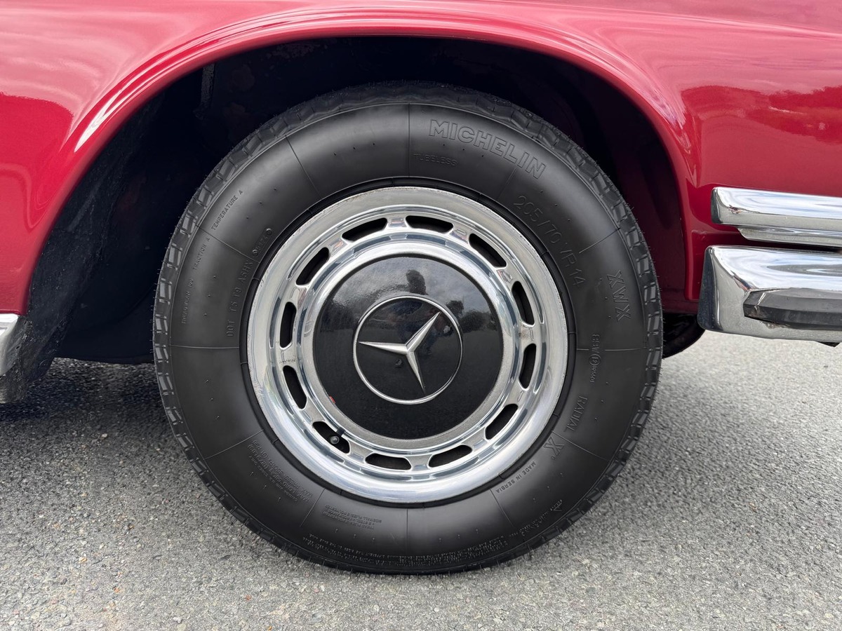 Mercedes-Benz 280 SE 3.5 V8 BOITE MANUELLE