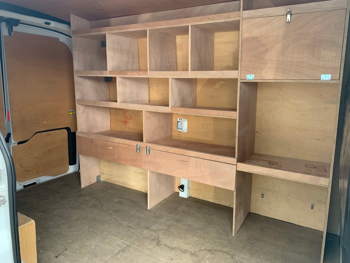 Ford TRANSIT 130 ch | Attelage | Régulateur de vitesse | Bluetooth | Plancher bois et latérale