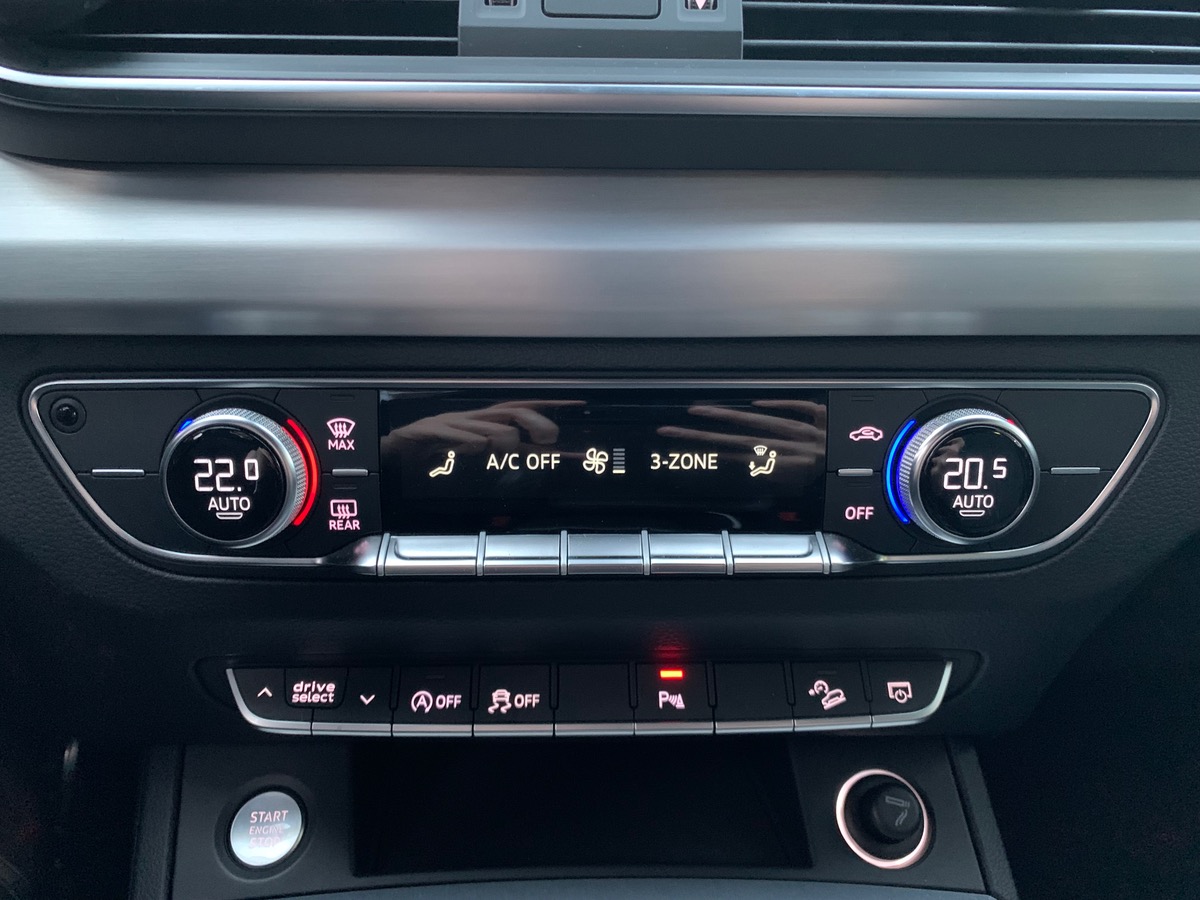 Audi Q5 190 ch | S-line | Virtual Cockpit | Caméra de recul | Coffre électrique | Attelage