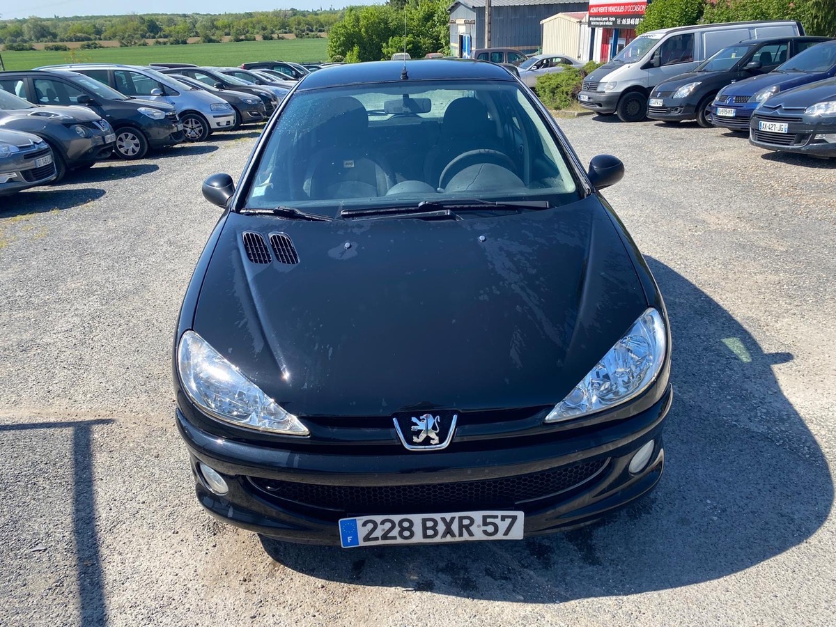 Peugeot 206 1.4 hdi 70cv 1ere main faible kilométrage d’origine 