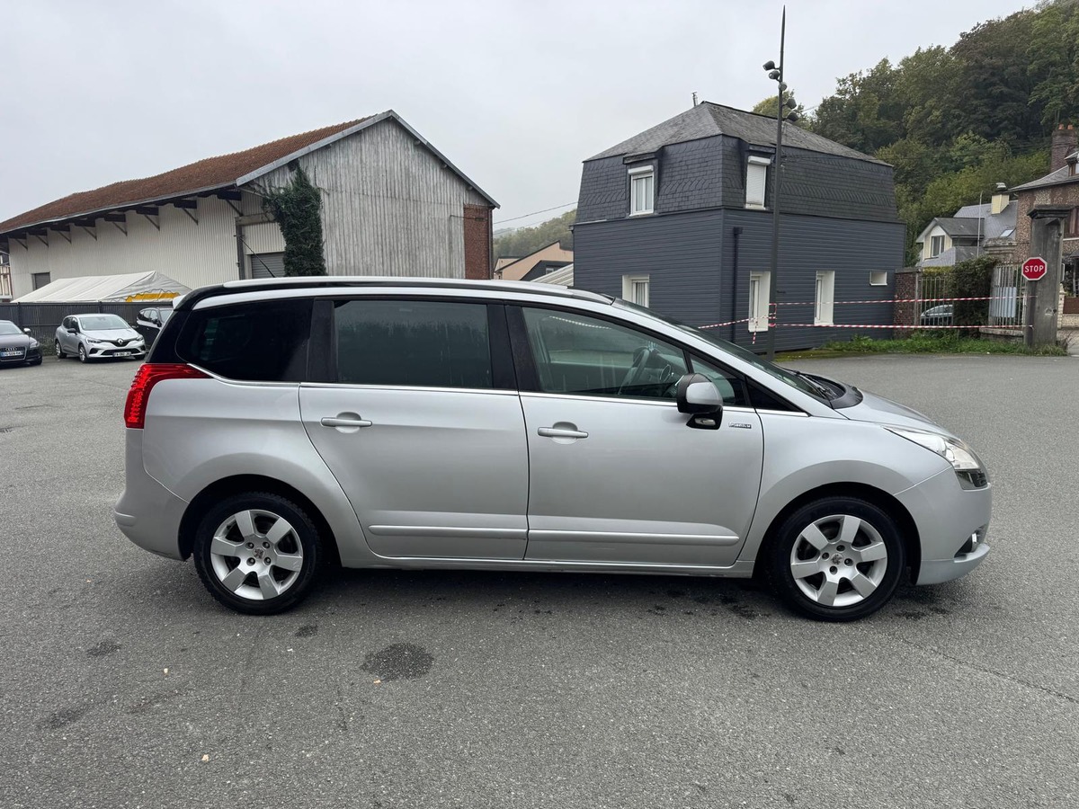 Peugeot 5008 1.6 hdi 110cv 7 places Family - Garantie