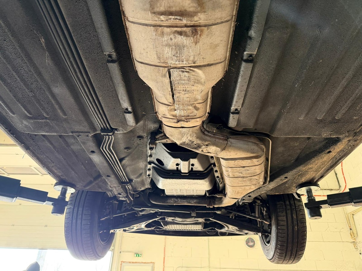 Mercedes-Benz Classe SL 560 v8 cabriolet w 107