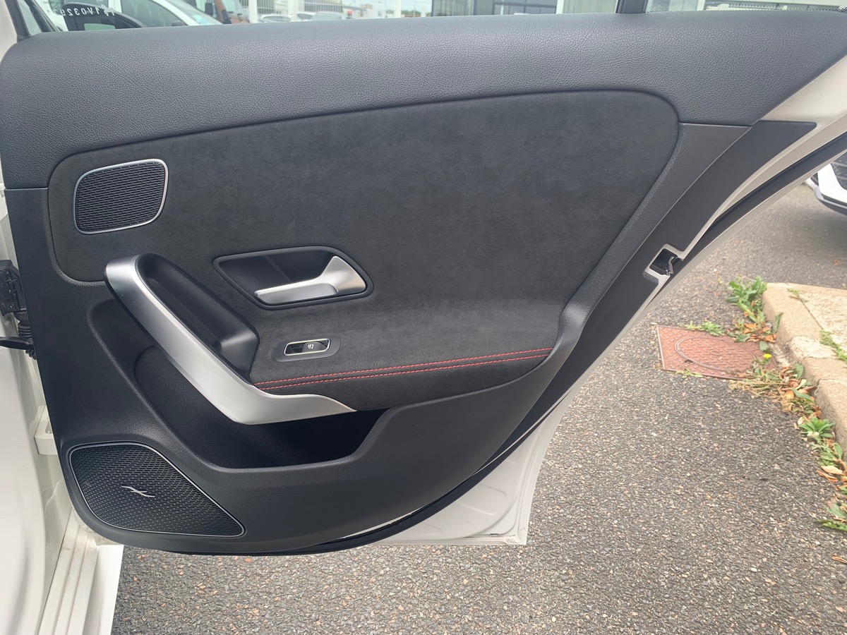 Mercedes-Benz Classe A 225 ch | AMG LINE | Toit ouvrant panoramique | Eclairage d'Ambiance | 4 MATIC