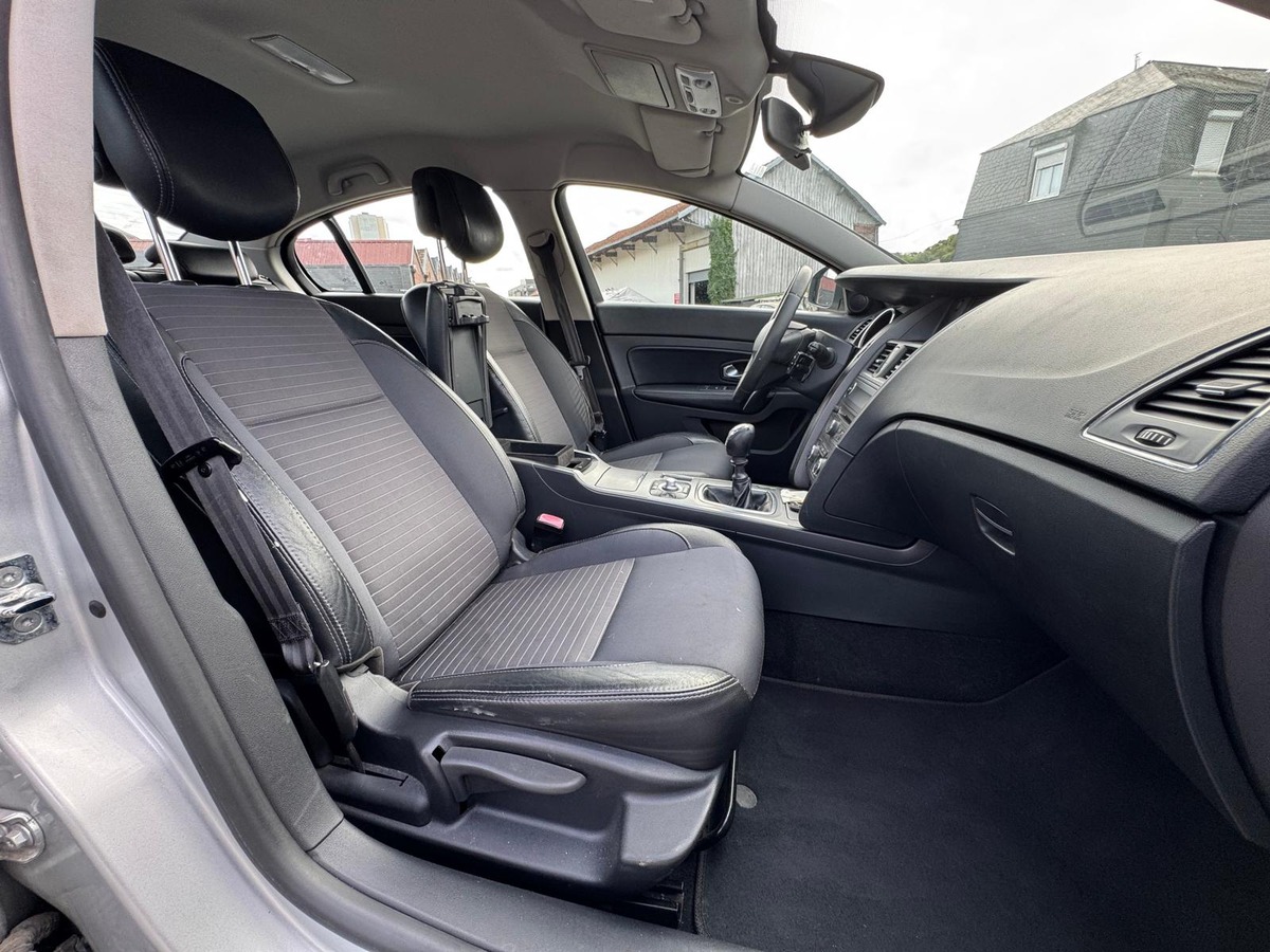 RENAULT Latitude 2.0 dci 150cv Business - garantie