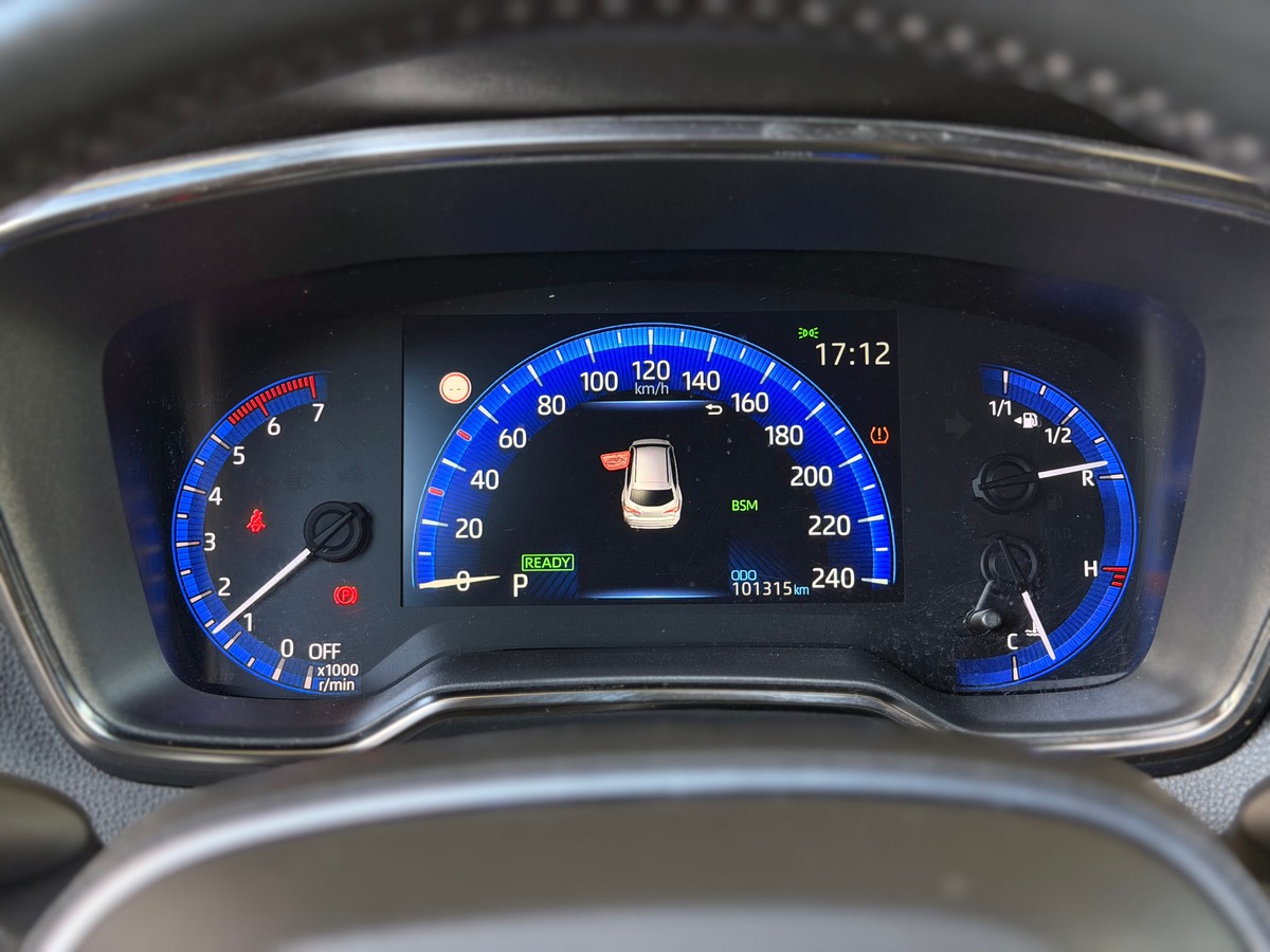Toyota Corolla Design Touring Sports 1.8 VVT-i GPS 122 HSD CVT 98 cv Boîte auto