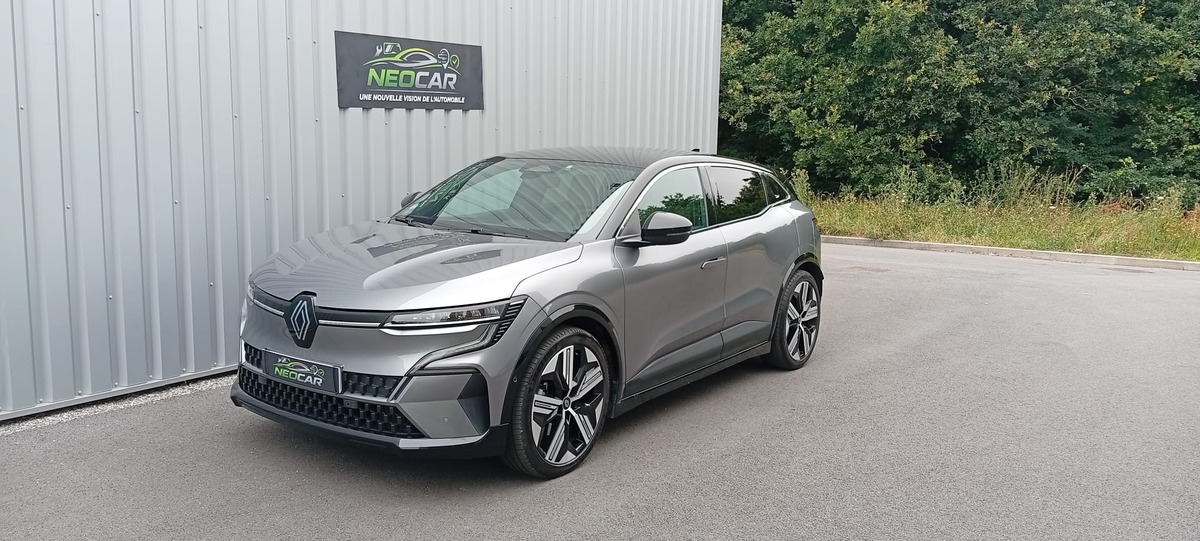 RENAULT MEGANE-E -Tech  EV60 220cv " SOH 95% " Finition "Iconic Optimum Charge C" en Excellent Etat