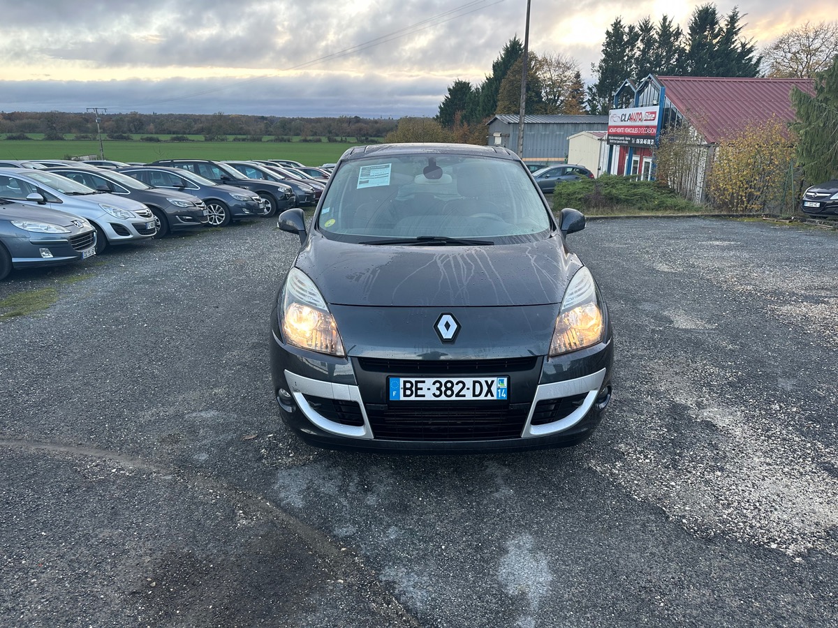 RENAULT Scenic III 1.9 dci 130 1ère main 5990e toutes option toit ouvr