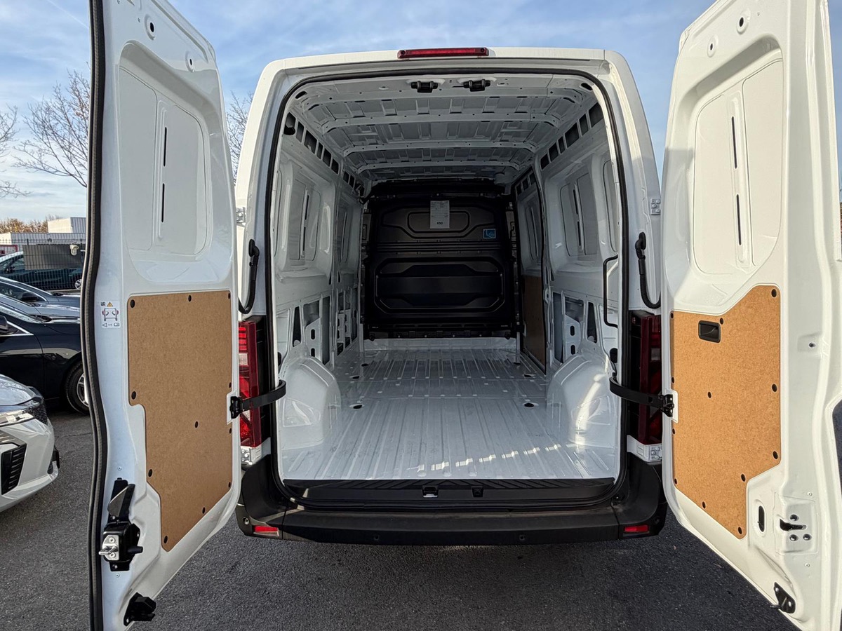 RENAULT Master L3H2 3T5 2.3 BDCI 150CH BVM6 GRAND CONFORT