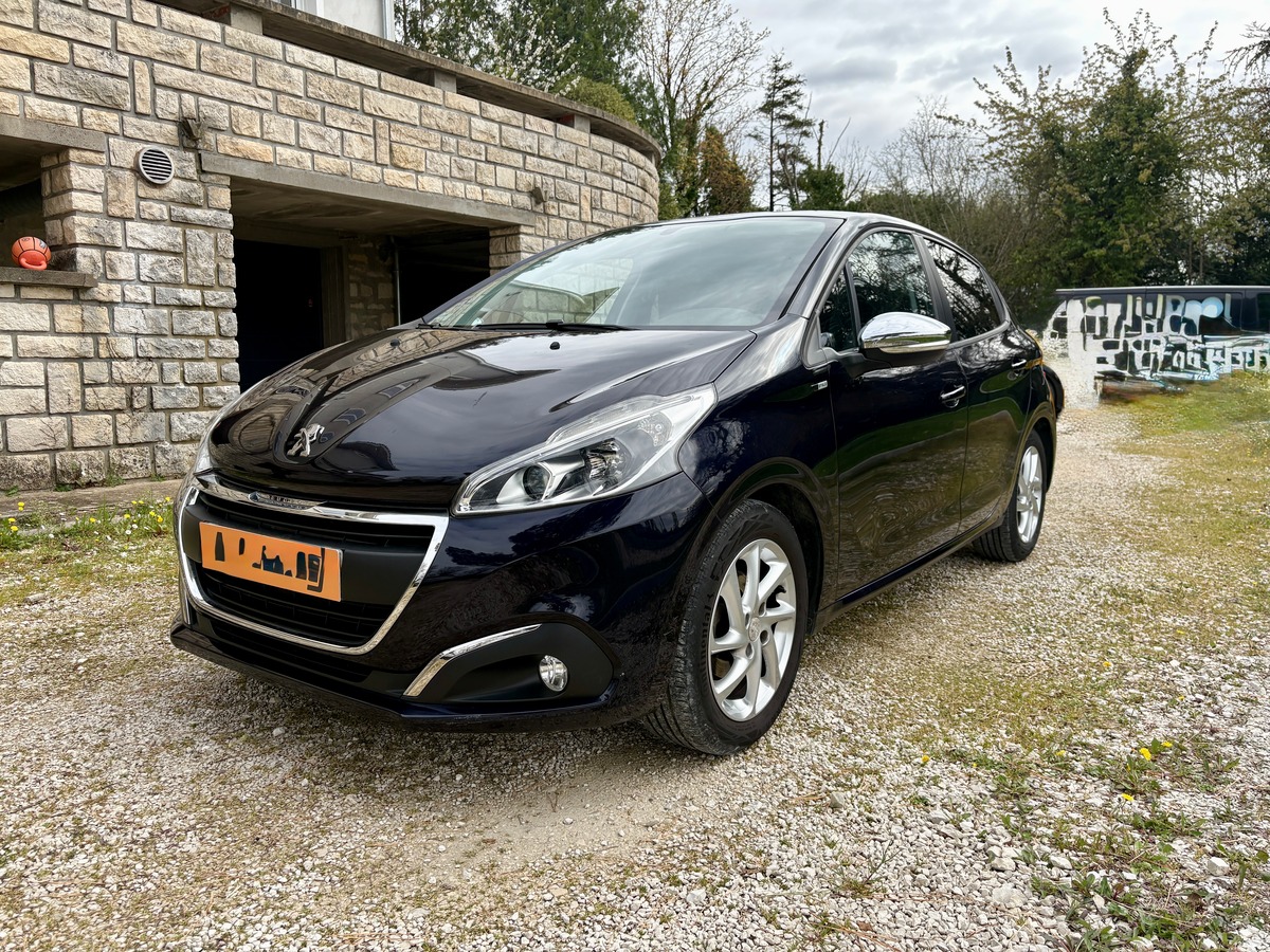 Peugeot 208 VTI - 82CH - STYLE - DISTRIBUTION OK