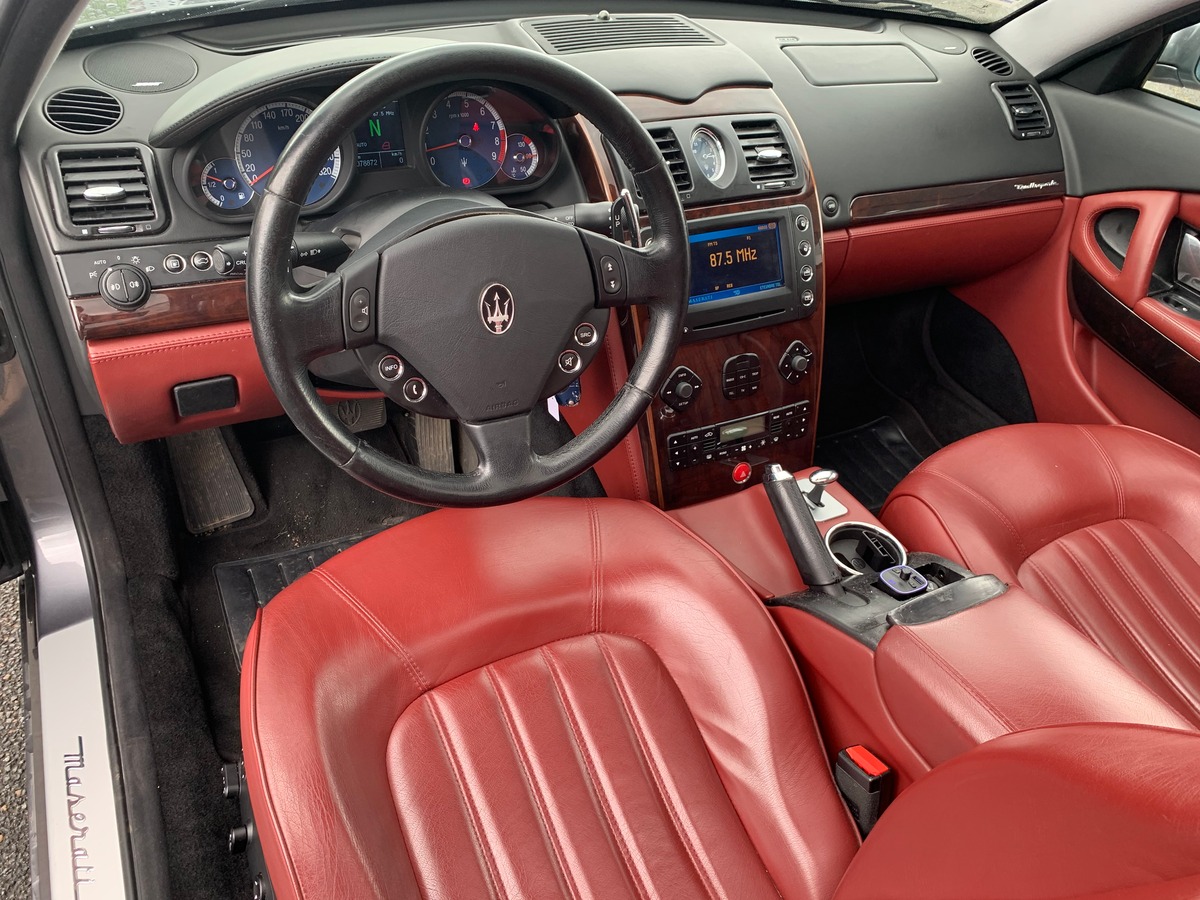 Maserati Quattroporte 4.2 | 401 chevaux | GPS | Régulateur de vitesse | Toit ouvrant électrique