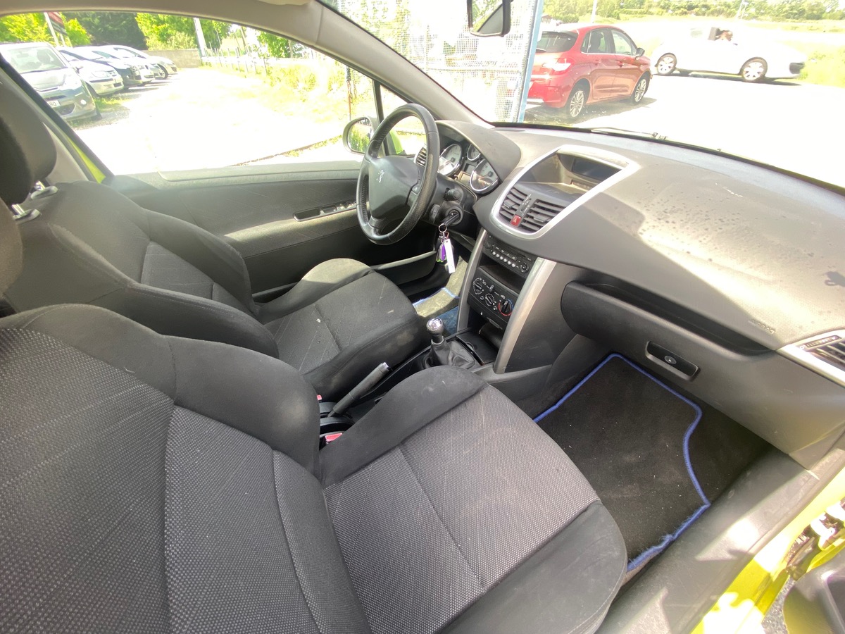 Peugeot 207 1.4 90cv 157041km urban 5 places 