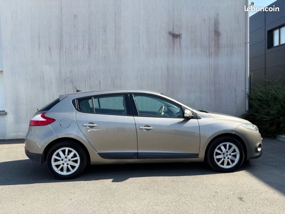 RENAULT Megane III 1.4 TCe 130 CV EDITION PRIVILEGE MOTEUR A CHAINE DE DISTRIBUTION