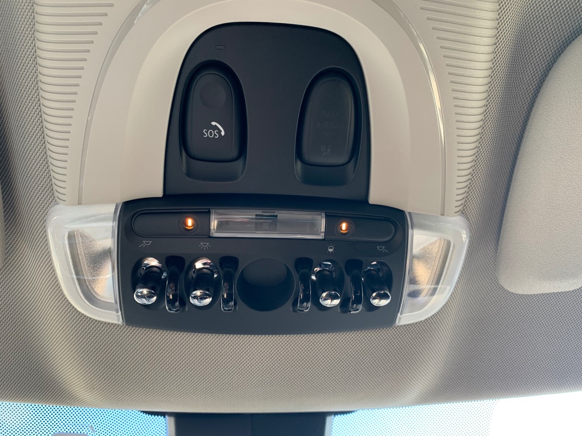 Mini Countryman 136 ch | Cooper Essential | Radars de stationnement avant / arrière | JA 18" design