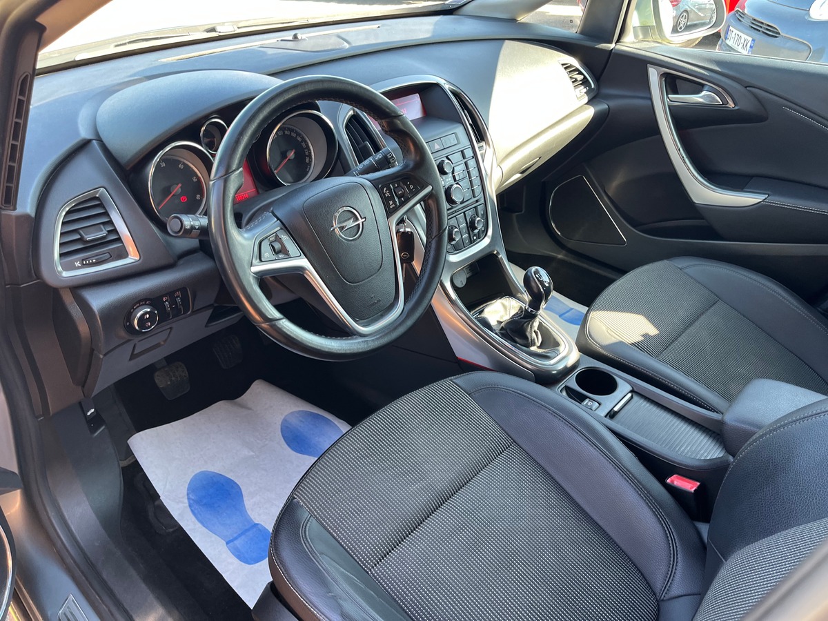 Opel Astra J 1.7 CDTI 110 CH COSMO