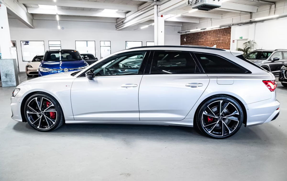 Audi A6 Avant V C8 55 TFSI e 367ch Compétition quattro S tronic 7/VO Allemand/Pas de malus