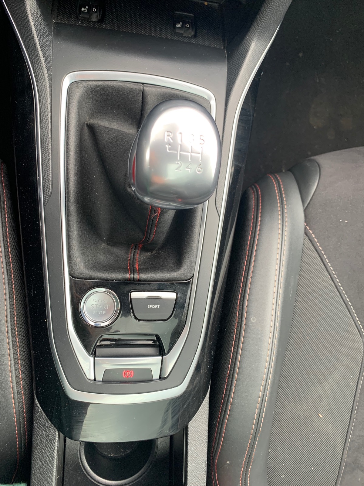 Peugeot 308 263 ch | GTI | Mirror Screen | Régulateur vitesse | Radar stationnement avant, arriére