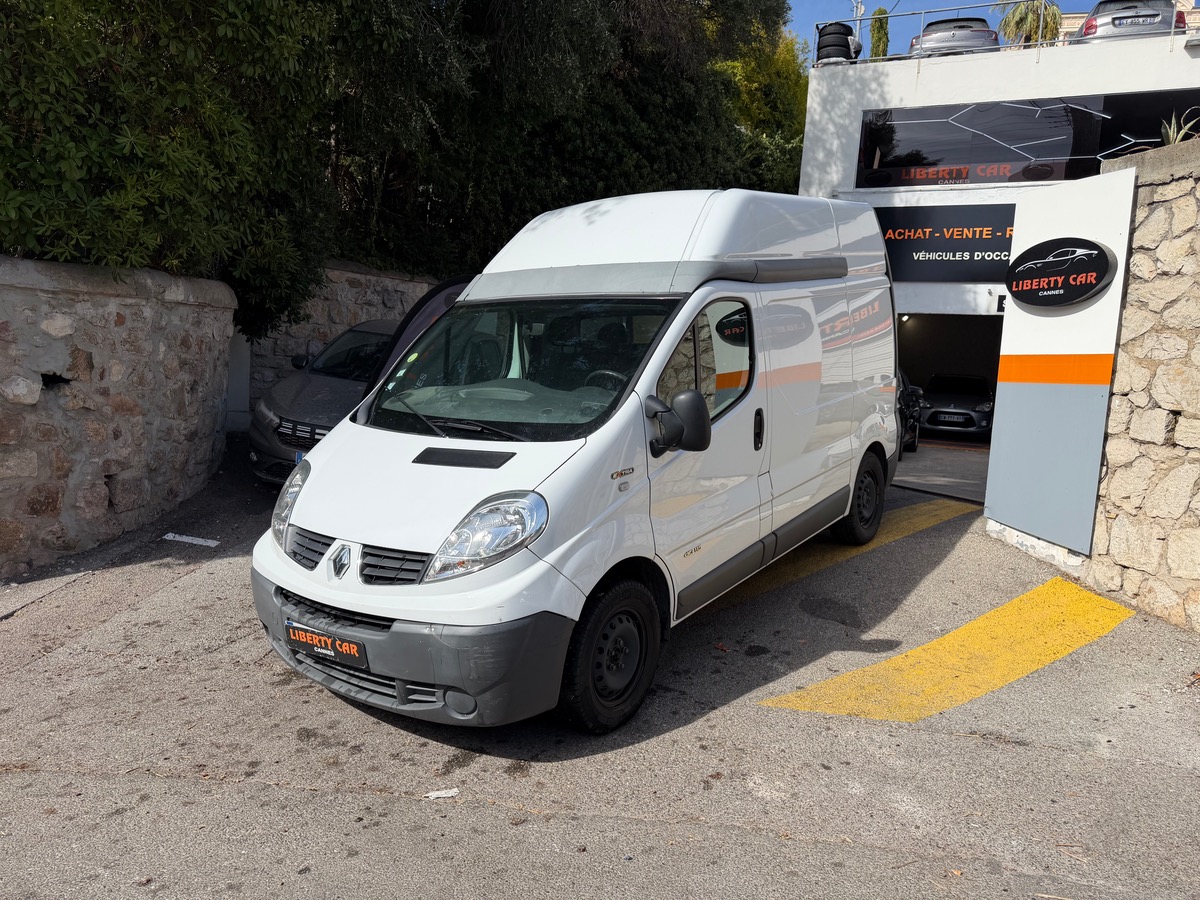 RENAULT Trafic 2.0 dCi 115 CV Fourgon Phase 2 L1H1 / Clim / Radar