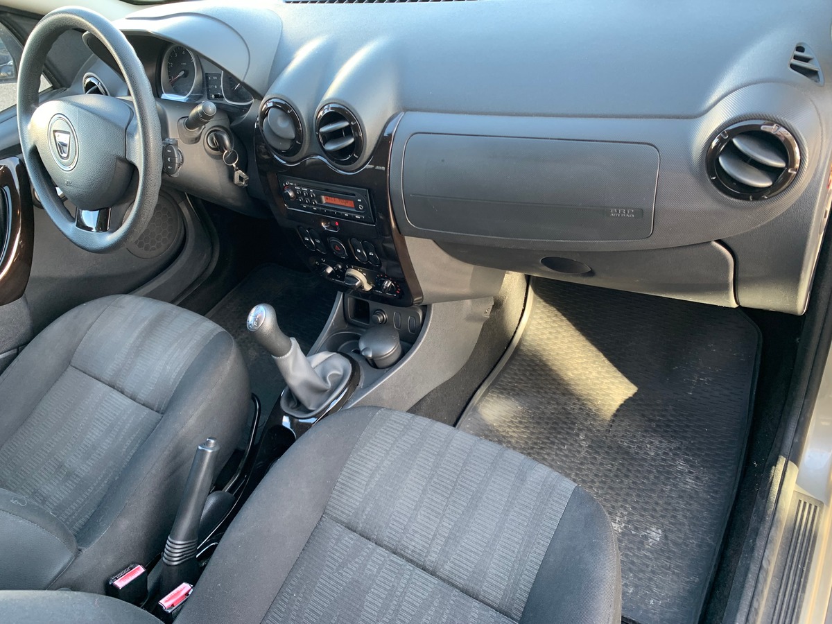 Dacia Duster 105 ch | Laureate | Bioethanol | Roue secours | Climatisation | Radio mono-CD MP3