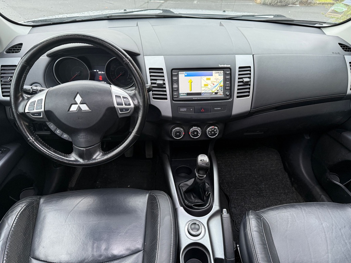 Mitsubishi Outlander 2.2 DI-D 177 CV intense 7 places 4XCBLue
