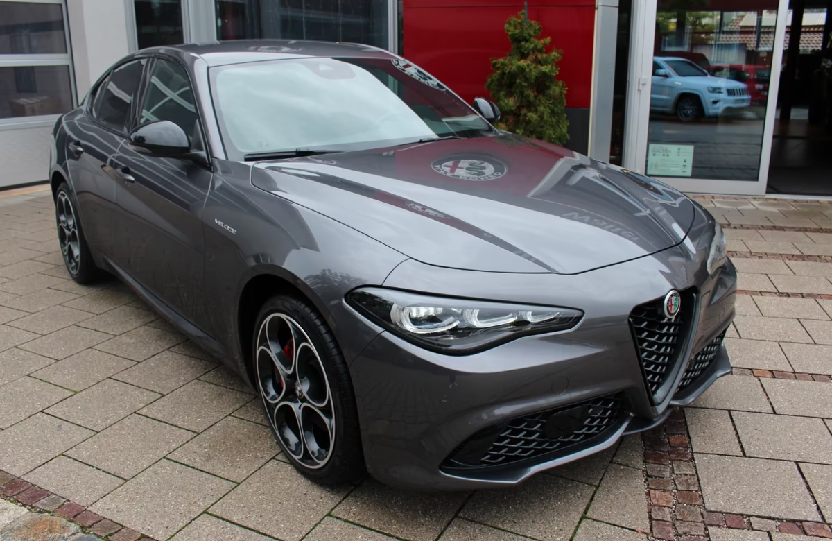 Alfa Romeo Giulia 2.0T 280ch Veloce Q4 AT8 Grise Vésuve