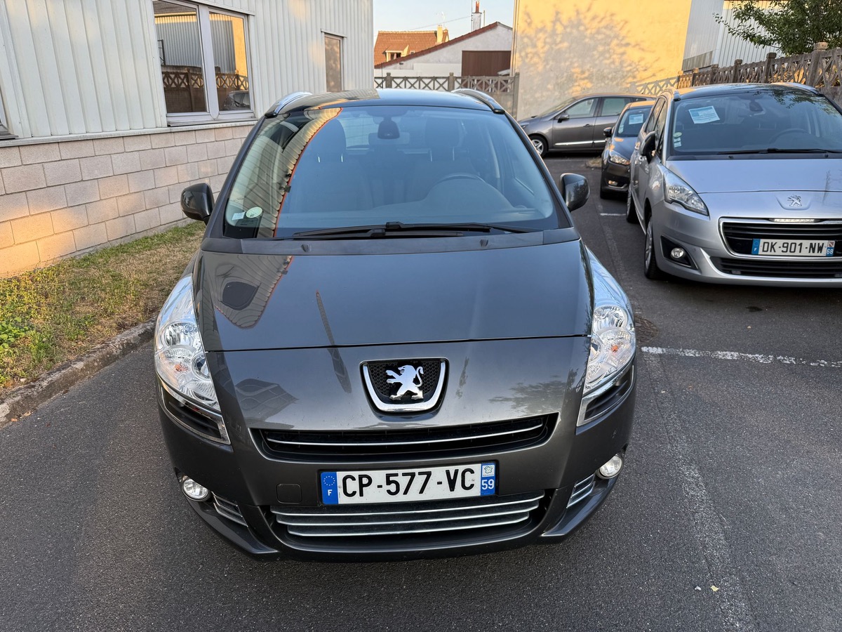 Peugeot 5008 1.6 HDI 112 CV style 1er main 7 place 4XCBLeut