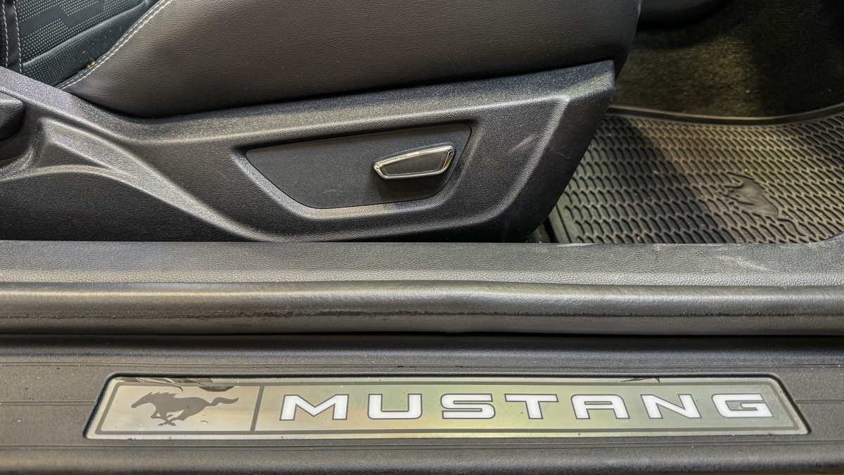 Ford Mustang GT V8 5.0 BVA10 450 AB
