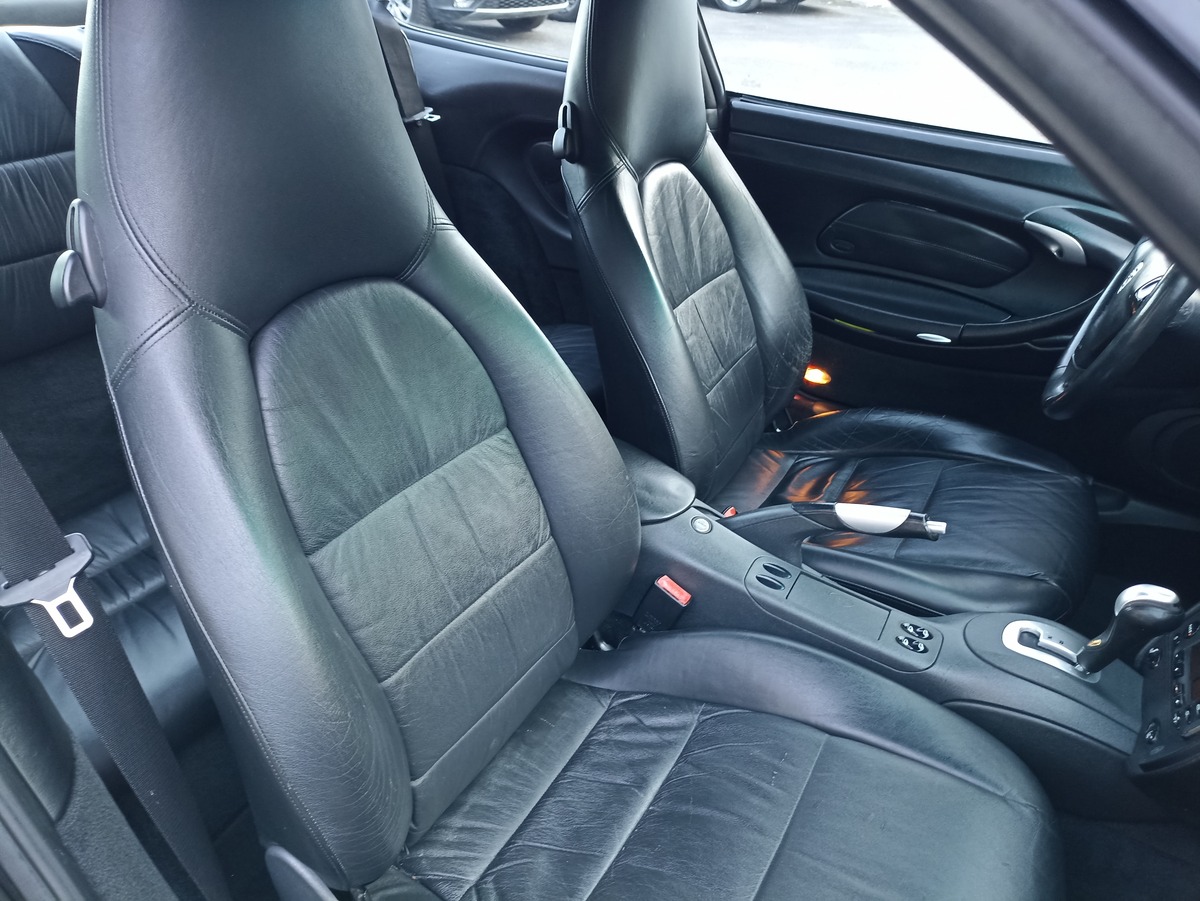 Porsche 911 CARRERA 4 TIPTRONIC