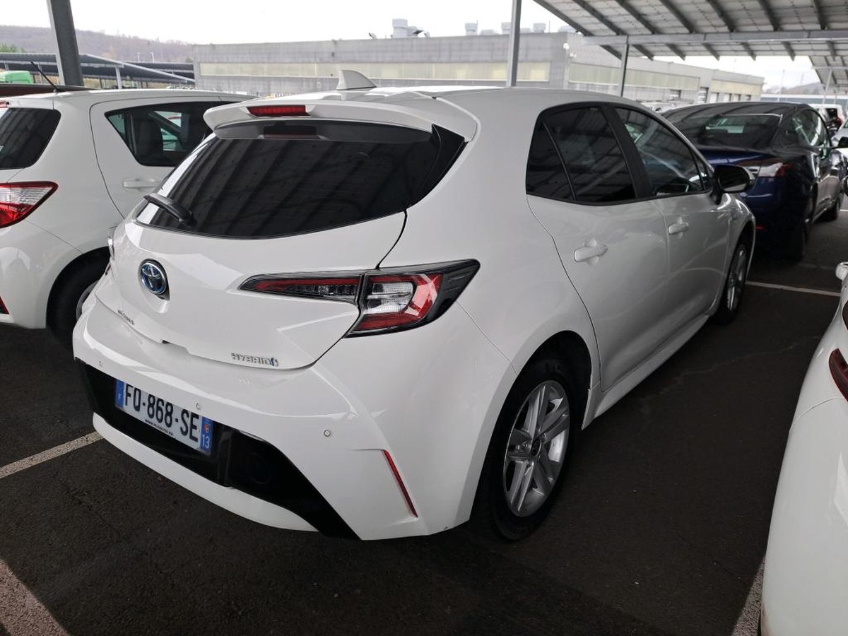 Toyota Corolla 122h hybride dynamic business 2