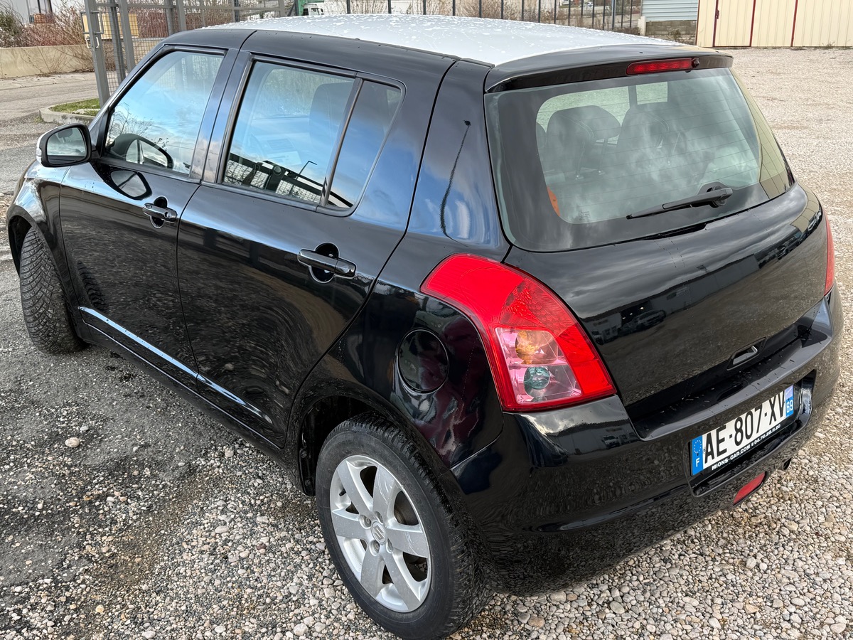 Suzuki Swift 1.3i 92CH EMBRAYAGE NEUF PARFAITE ÉTAT