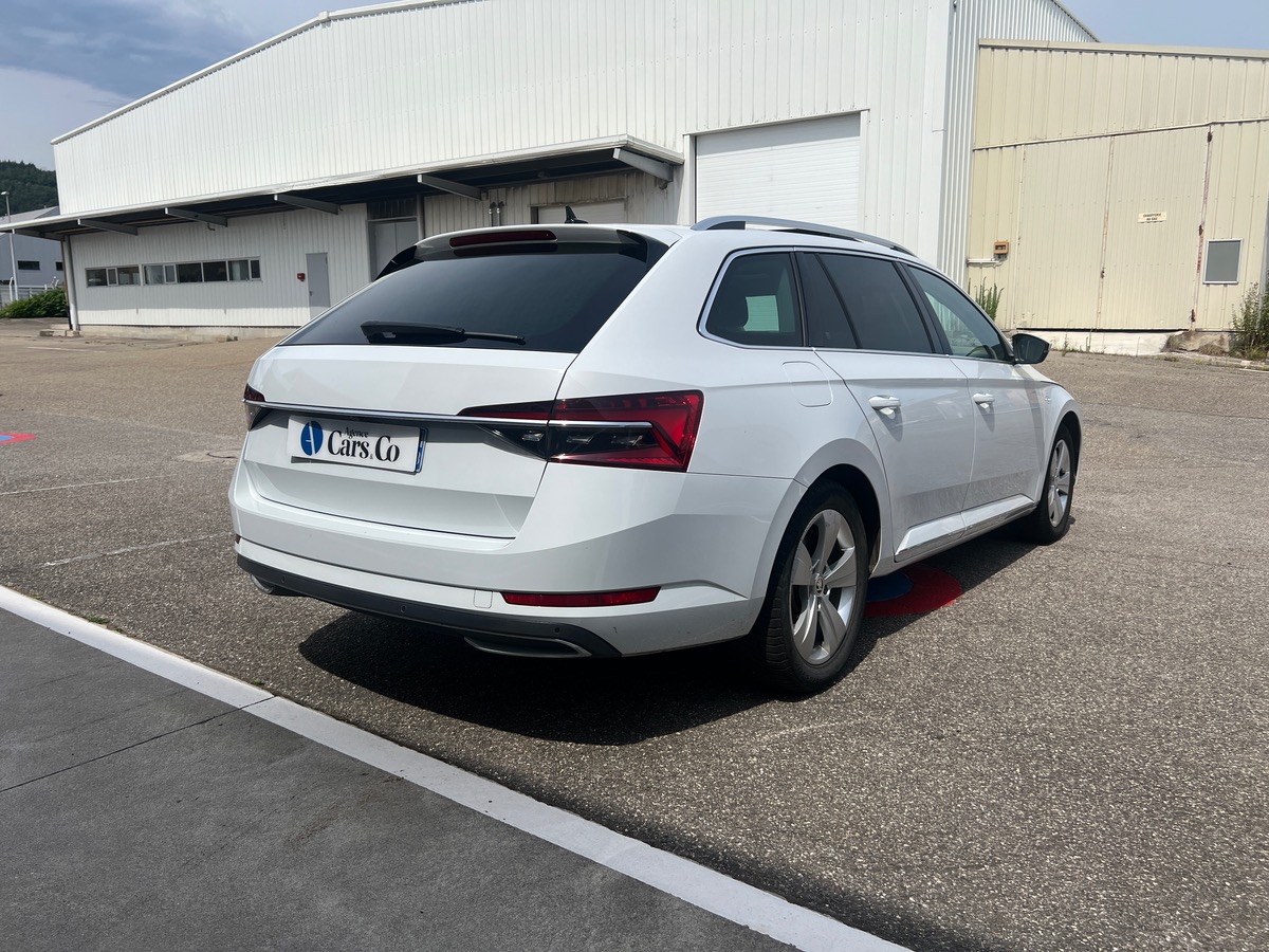 Skoda Superb Combi 1,4L TSI PHEV 218 LAURINE & KLEMENT, SUIVI COMPLET SKODA, 4 PNEUS COMPLETS  HIVER