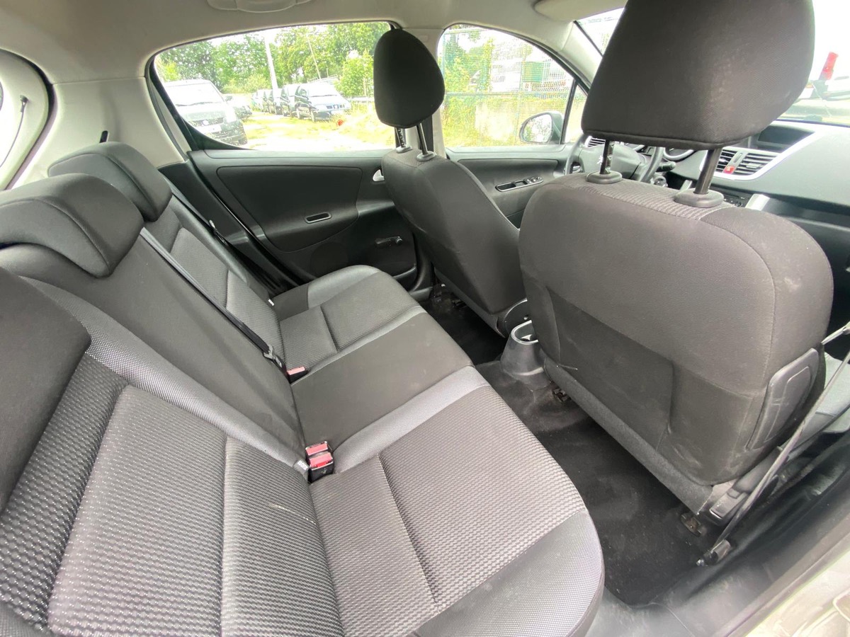 Peugeot 207+ 1.4 hdi 70cv 235075km de 12/2013