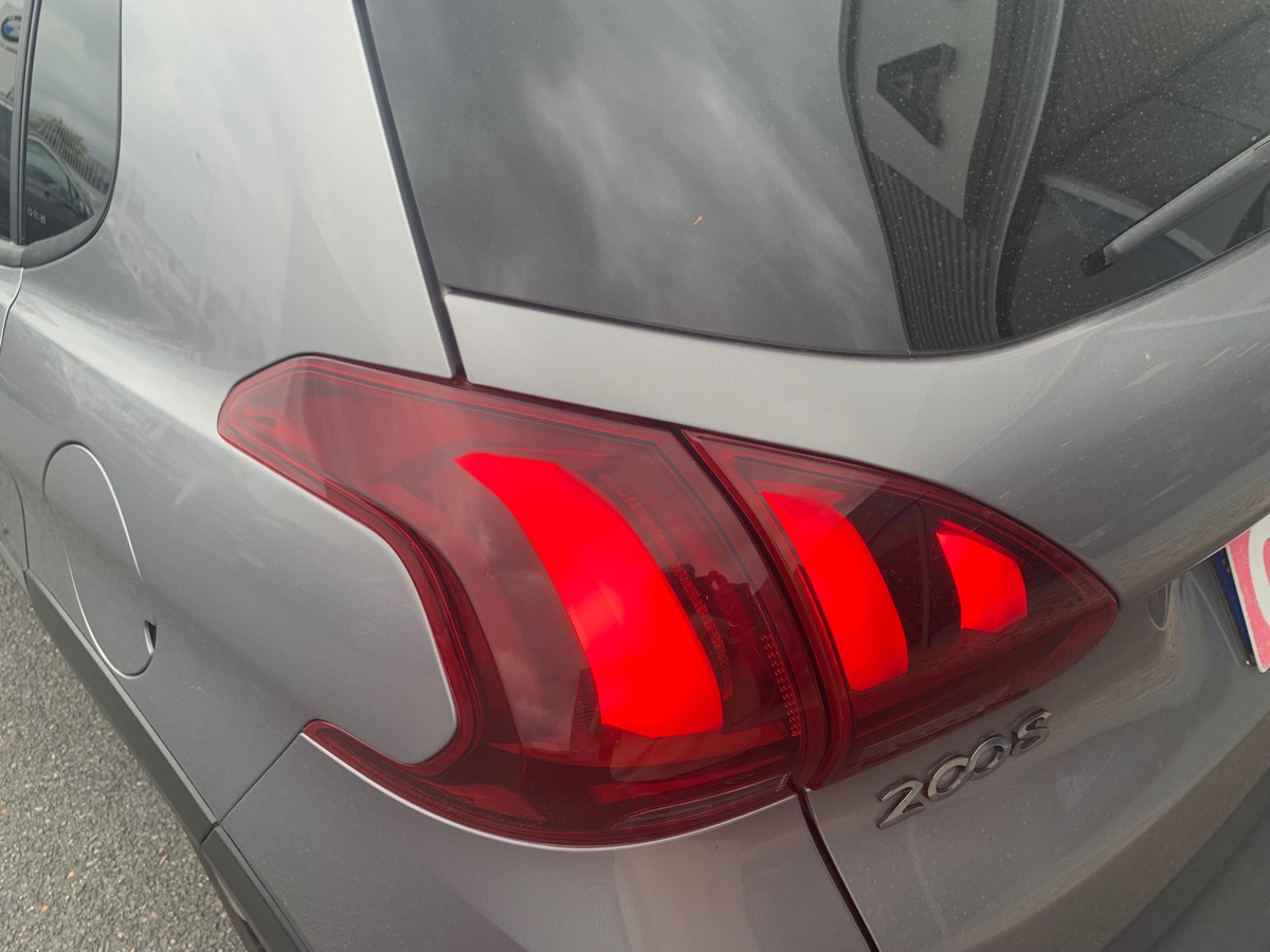 Peugeot 2008 GT LINE | 120 CHEVAUX | Caméra recul | Boite Automatique |  Garantie 20/12/2025