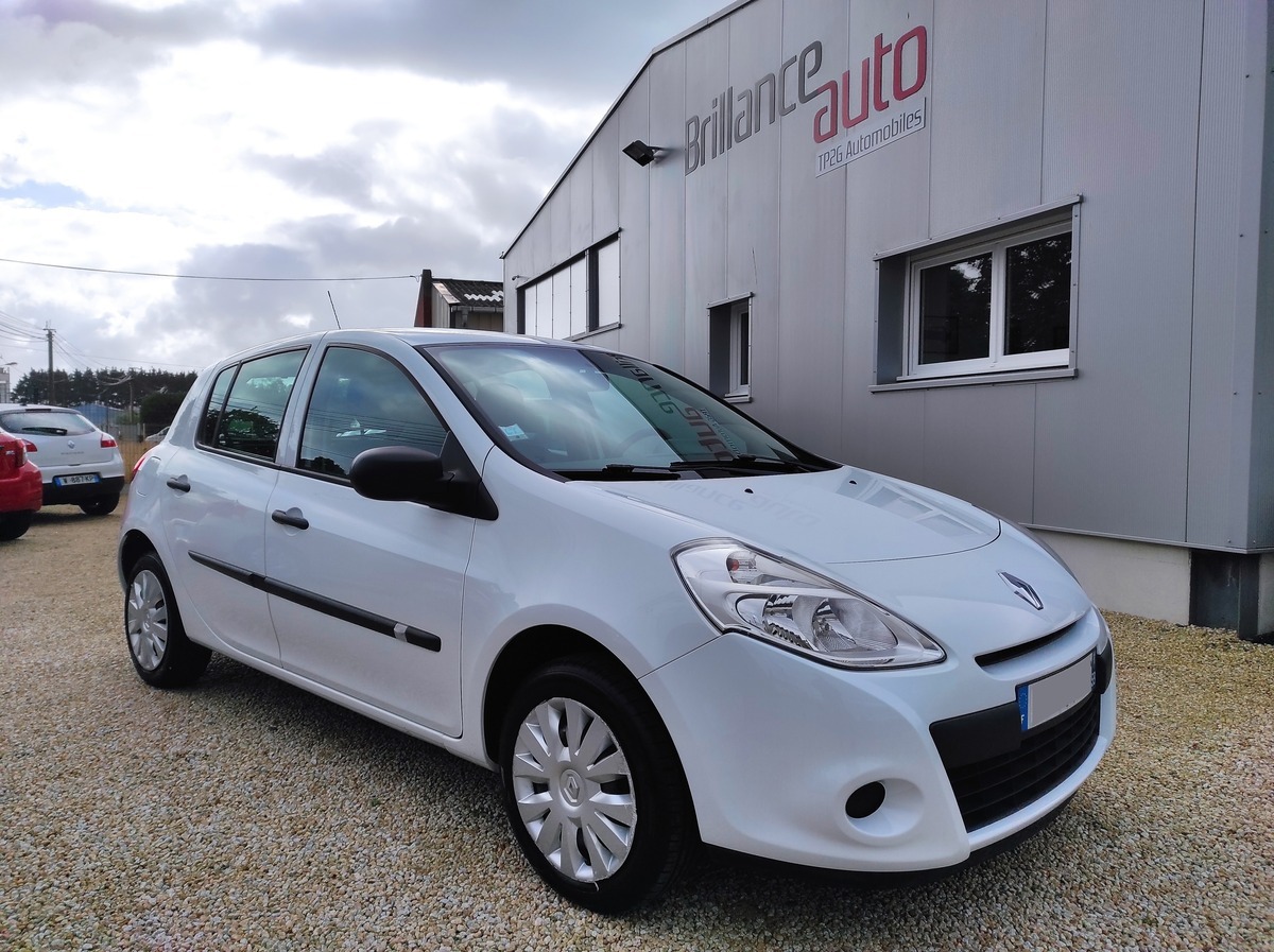 RENAULT Clio 1.2 16v 75 Authentique
