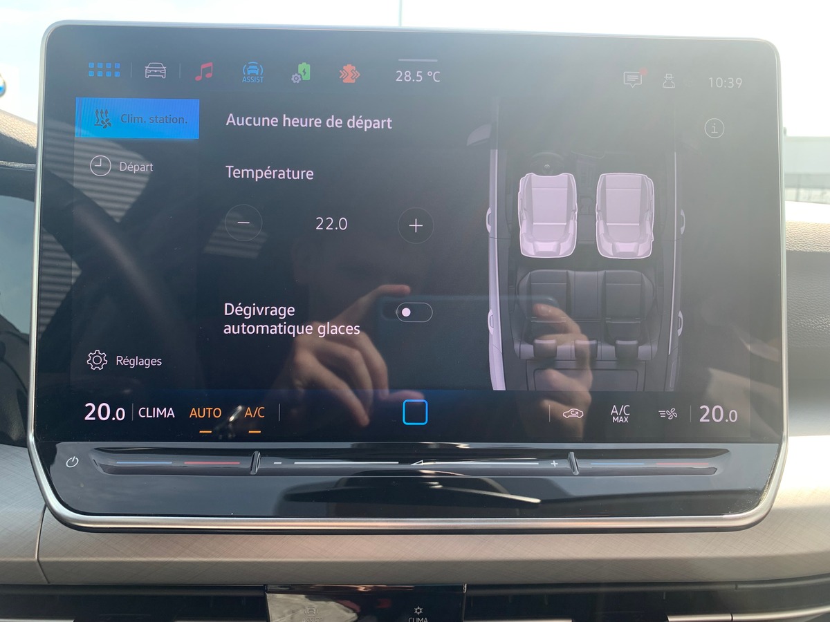 Volkswagen GOLF 8 204 ch | Life Plus | Premiére MAIN | Caméra de recul | Apple car Play | Régulateur