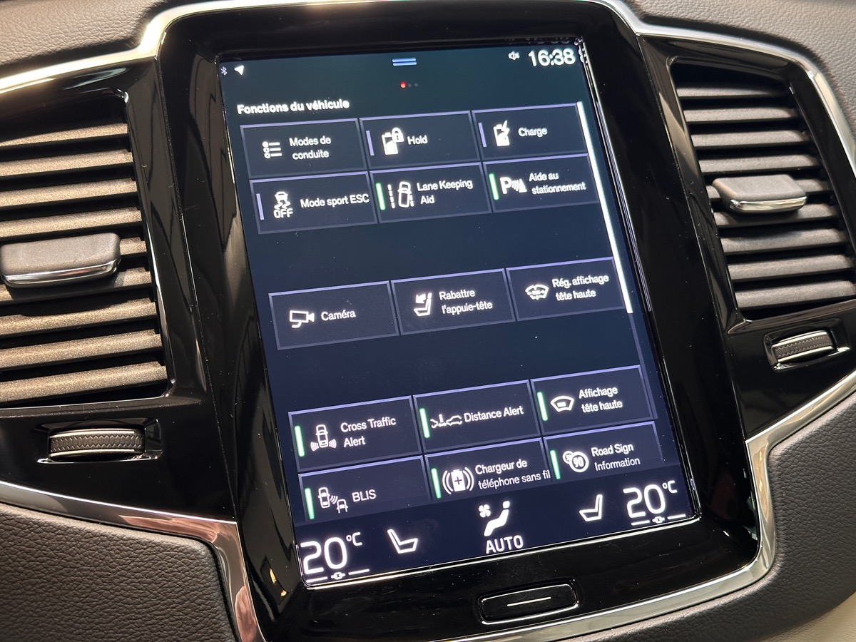 Volvo XC90 T8 Recharge Inscription Luxe AWD - 7 PLACES - 1ère Main - Attelage - FULL OPTIONS